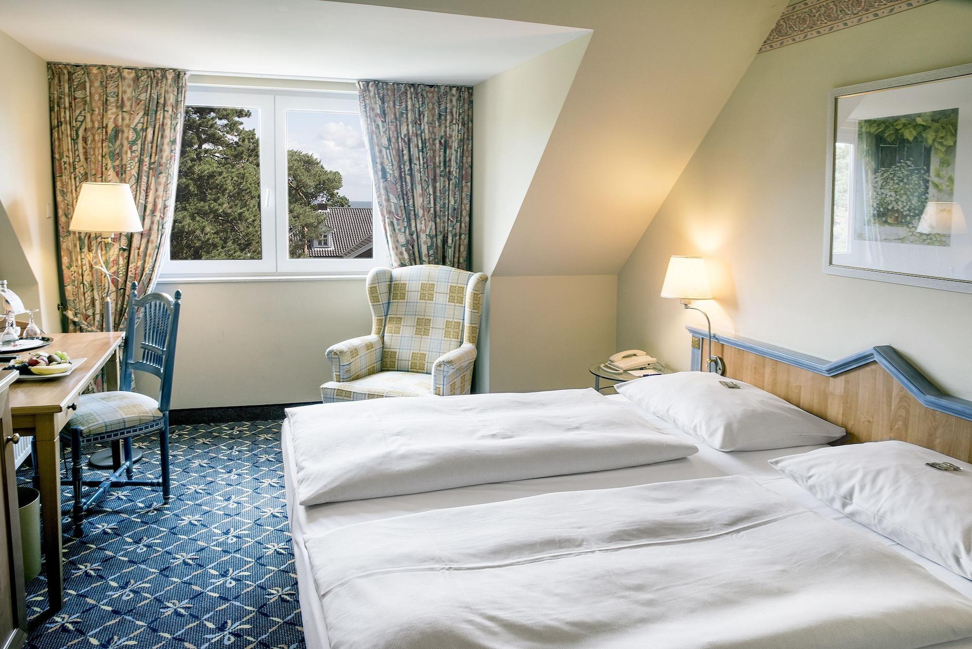 Country Hotel Timmendorfer Strand Exterior photo