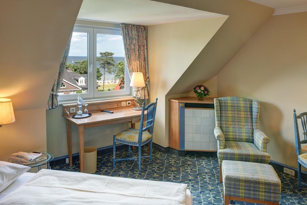 Country Hotel Timmendorfer Strand Exterior photo